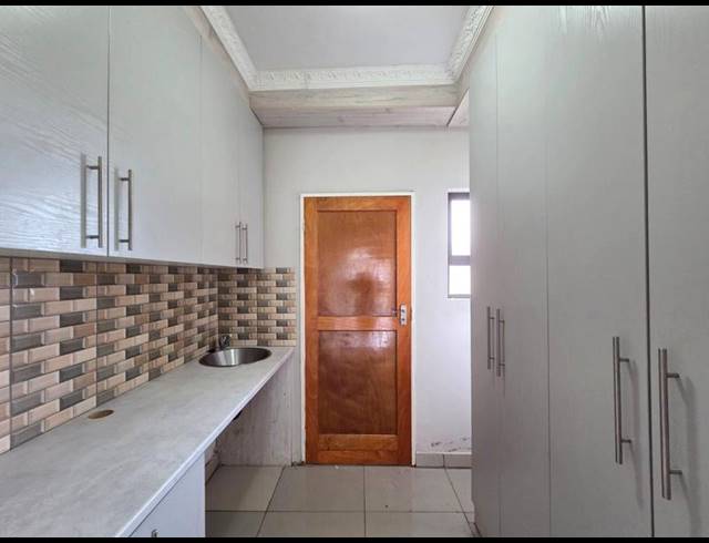 4 BEDROOM HOUSE FOR SALE IN MELODIE